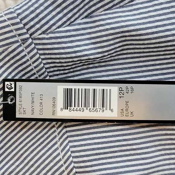 Tahari Navy/White Stripe Skirt, Size 12P - Picture 8 of 12